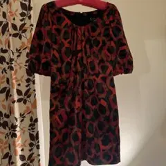 赤と黒の幾何学模様 七分袖ワンピース