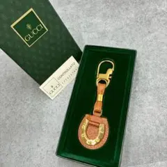 ✨極美品✨グッチ　ホースシュー　レザー　キーホルダー　バッグチャーム　箱付き　茶 ✨極美品✨グッチ ホースシュー レザー キーホルダー バッグチャーム