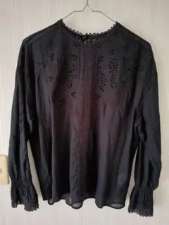 studio CLIP ブラック刺繍シャツ 長袖 フリル付き