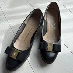Salvatore Ferragamo ブラックリボンパンプス
