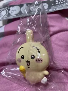 うさぎ　ちいかわ　ライトクリップクリーム色マスコットフィギュア
