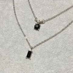 シルバーカラーブラックビジューラウンドスクウェアチャーム2連ネックレス黒