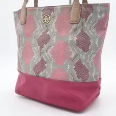 【A4可】トリーバーチ　トートバッグ　肩掛け可　レザー　総柄　プリント　ピンク