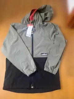 新品未使用！！　キッズ　ジャンパー　　150