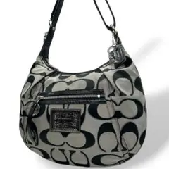 コーチ　ショルダーバッグ　シグネチャー　黒　ワンショル　COACH　T5