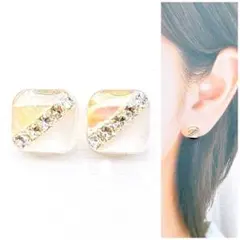 オレンジ×ホワイトバイカラー7mmスクエアピアス/イヤリング