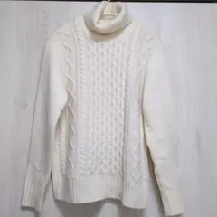 GU ケーブルニット タートルネックセーター アイボリー