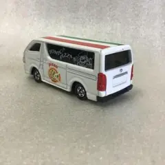 トミカ　トヨタ　ハイエース　ミニカー　トミカピザ　宅配車