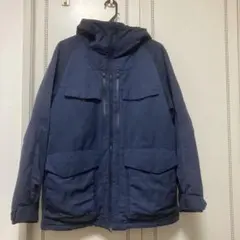 ユニクロ　ホワイトマウンテニアリング　ハイブリッドダウン　L ネイビー