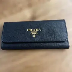PRADA ブラック レザー キーケース 最終値下げ済 - メルカリ