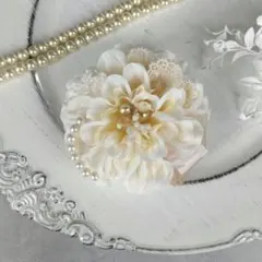 ふんわりダリア コサージュ クリームホワイト 卒業式 卒園式 入学式 入園式
