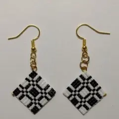 デリカビーズピアス(スクエア)③