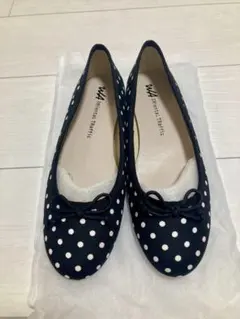 ネイビー・ドット柄バレエシューズ