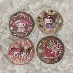 サンリオ　刺繍缶バッジ　ビスケット3　4個セット