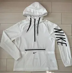 NIKE ウインドブレーカー　レディースS マラソン　ジョギング　白　ホワイト