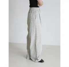 【新品未使用】light check tuck pantsのサムネイル