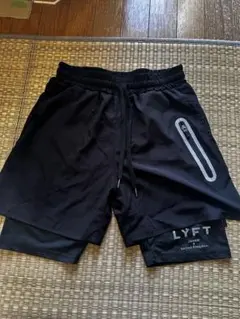LYFT ブラック ショートパンツ Mサイズ