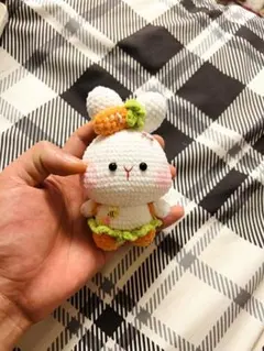 ウサギのあみぐるみ キーホルダー