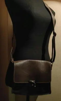 Item thumbnail for item 45543467-1aae-469e-89b3-71bcaf74ec68