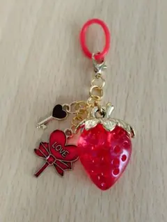 イチゴのチャーム（アンブレラマーカー）