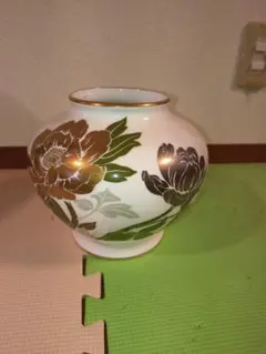 大倉陶園 OKURA 金彩 葡萄文 花瓶 フラワーベース 白磁 16cm 美品
