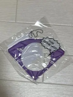 TREASURE 缶バッチカバー　ジョンウ