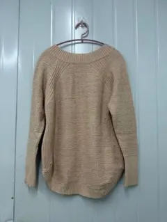 Q#000673 ブラウンのセーター