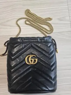 GUCCI GGマーモント キルティング ミニバッグ美品お盆セールのサムネイル