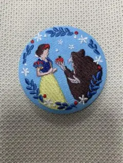 ディズニー 刺繍缶バッジ 白雪姫