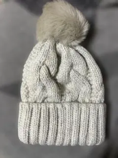 H&M ケーブル編みニット帽 ライトグレー