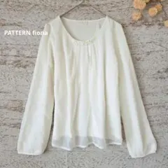 PATTERN fiona ビジュー付きトップス 白 シフォン切替 美品のサムネイル