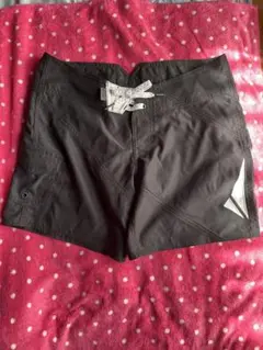 VOLCOM ボルコム 黒 水着 1回使用 美品 サーフパンツ
