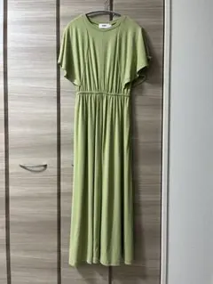 【AZUL BY MOUSSY】半袖ワンピース グリーン Mサイズのサムネイル