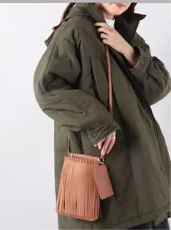 スマホショルダーバッグ　キャメル