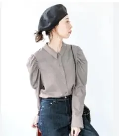 【タグ付き】IENA ノーカラーパフスリーブ ブラウス IENA（イエナ）の「ノーカラーパフスリーブ ブラウス（シャツ/ブラウス
