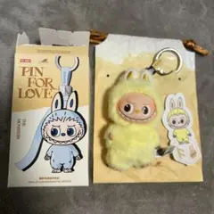 正規品 ポップマート　ラブブ　Ｆ　黄色 イニシャル ぬいぐるみペンダント