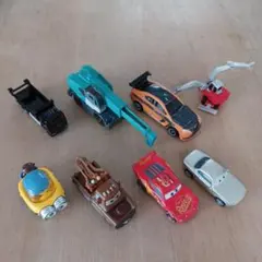 【最終値下げ!!】カーズ ミニオンズ トミカ 8台セット