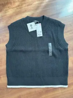 UNIQLO Ｃブラック ニットベスト S新品未使用