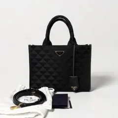 2026年最新】prada プラダ ロゴジャガードの人気アイテム - メルカリ