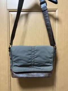 GIORGIO ARMANI クロコ型押し メッセンジャーバッグ　レザーナイロンのサムネイル