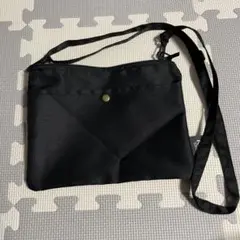 カルディ　いちご柄サコッシュのサムネイル
