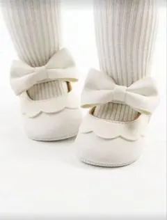 リボン付きホワイトフォーマルシューズ