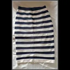 EGOIST ネイビーとホワイトストライプタイトスカート
