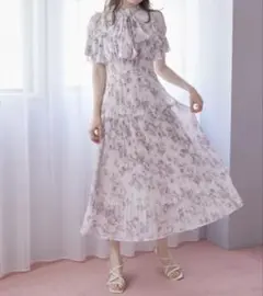 ２ＷＡＹボウタイリボン付きストロベリー×フラワープリントプリーツワンピース