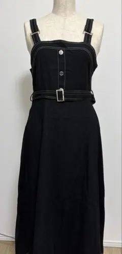 黒ジャンパースカート