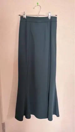 【新品未着用】ロングスカート(グリーン)