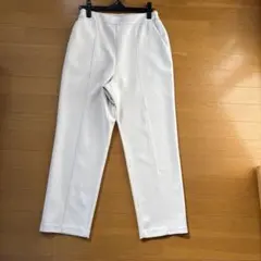 白 パンツ レディース
