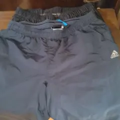 adidas ネイビー ショートパンツ サイズDIE