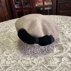 お値下げ　ベージュに黒リボンベレー帽