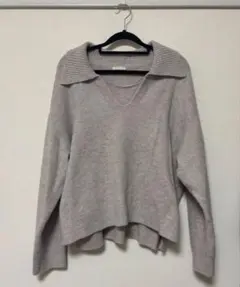 GU ベージュVネック ニット Mサイズ